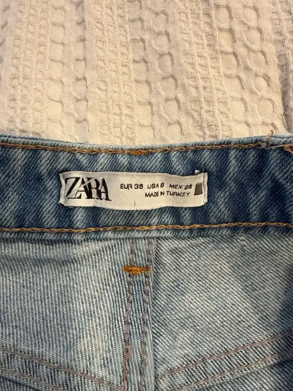 Zara Woman Z1975 High Rise Distressed Denim Cutoff Shorts Size US 6 (44) - Picture 3 of 4